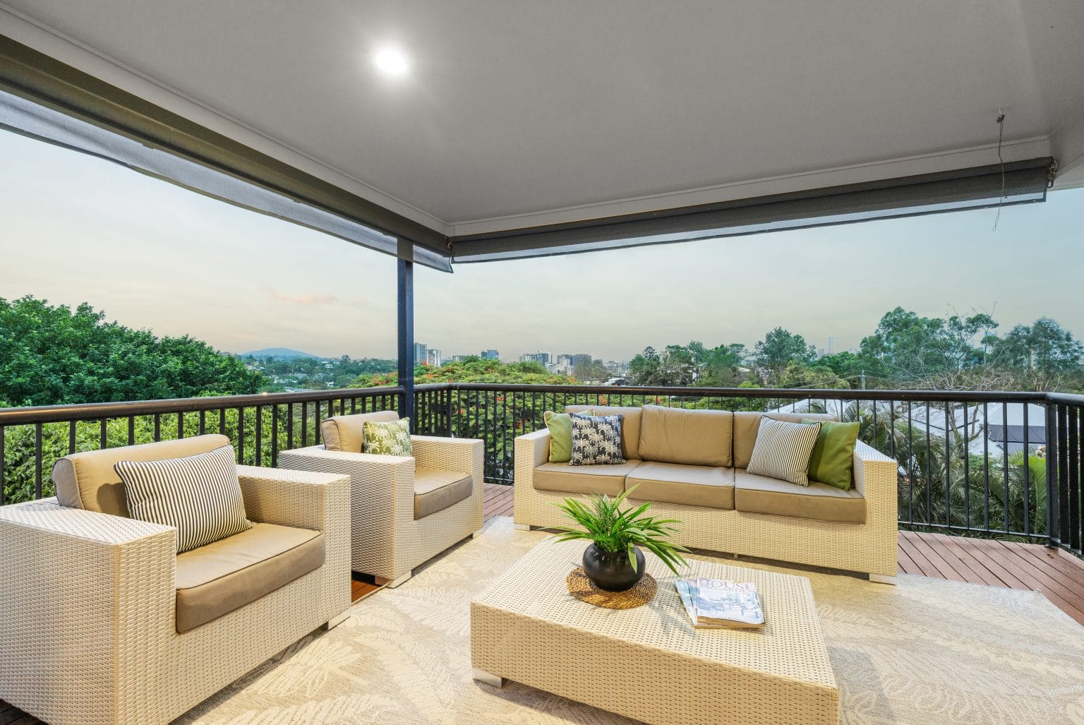 24 Bishop Street, ST LUCIA, QLD 4067 AUS