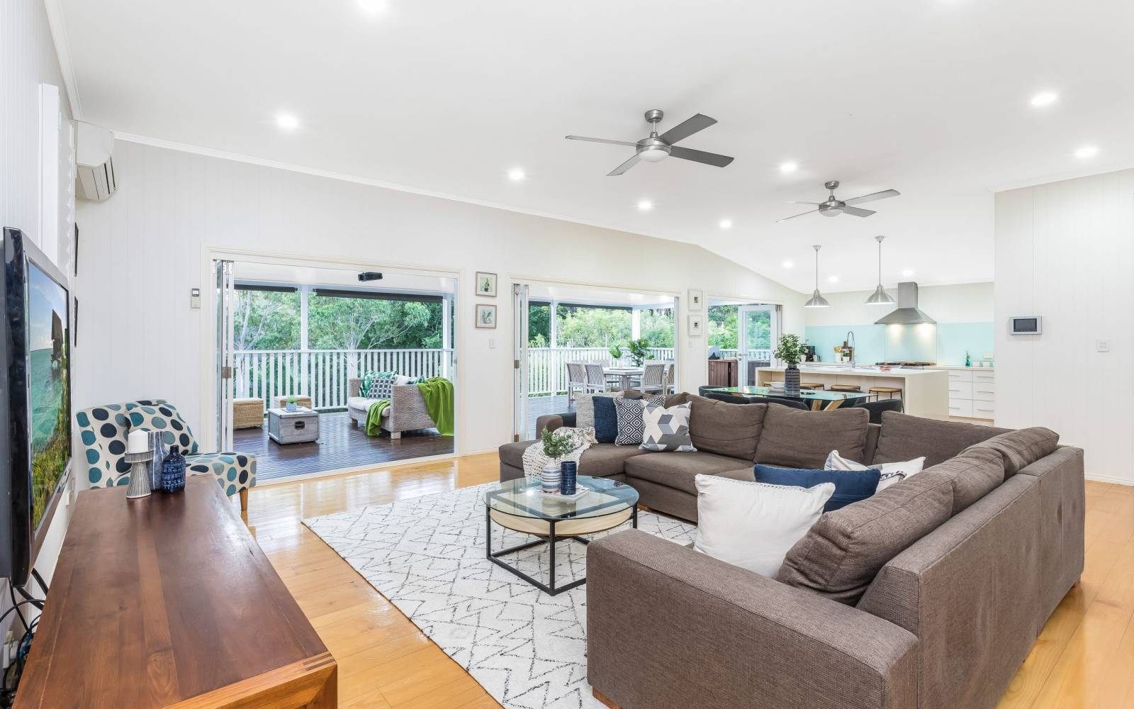 24 Praed Street, RED HILL, QLD 4059 AUS