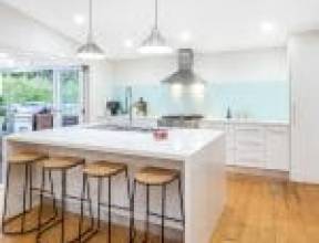 24 Praed Street, RED HILL, QLD 4059 AUS