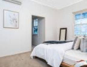 24 Praed Street, RED HILL, QLD 4059 AUS