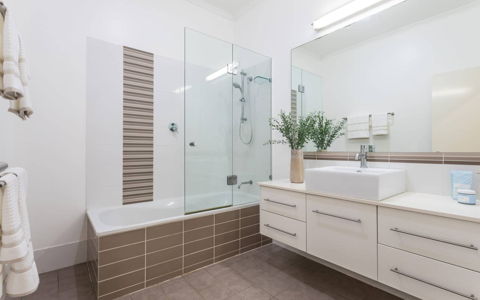 24 Praed Street, RED HILL, QLD 4059 AUS