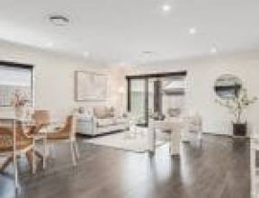 5 Leaf Street, GREENBANK, QLD 4124 AUS