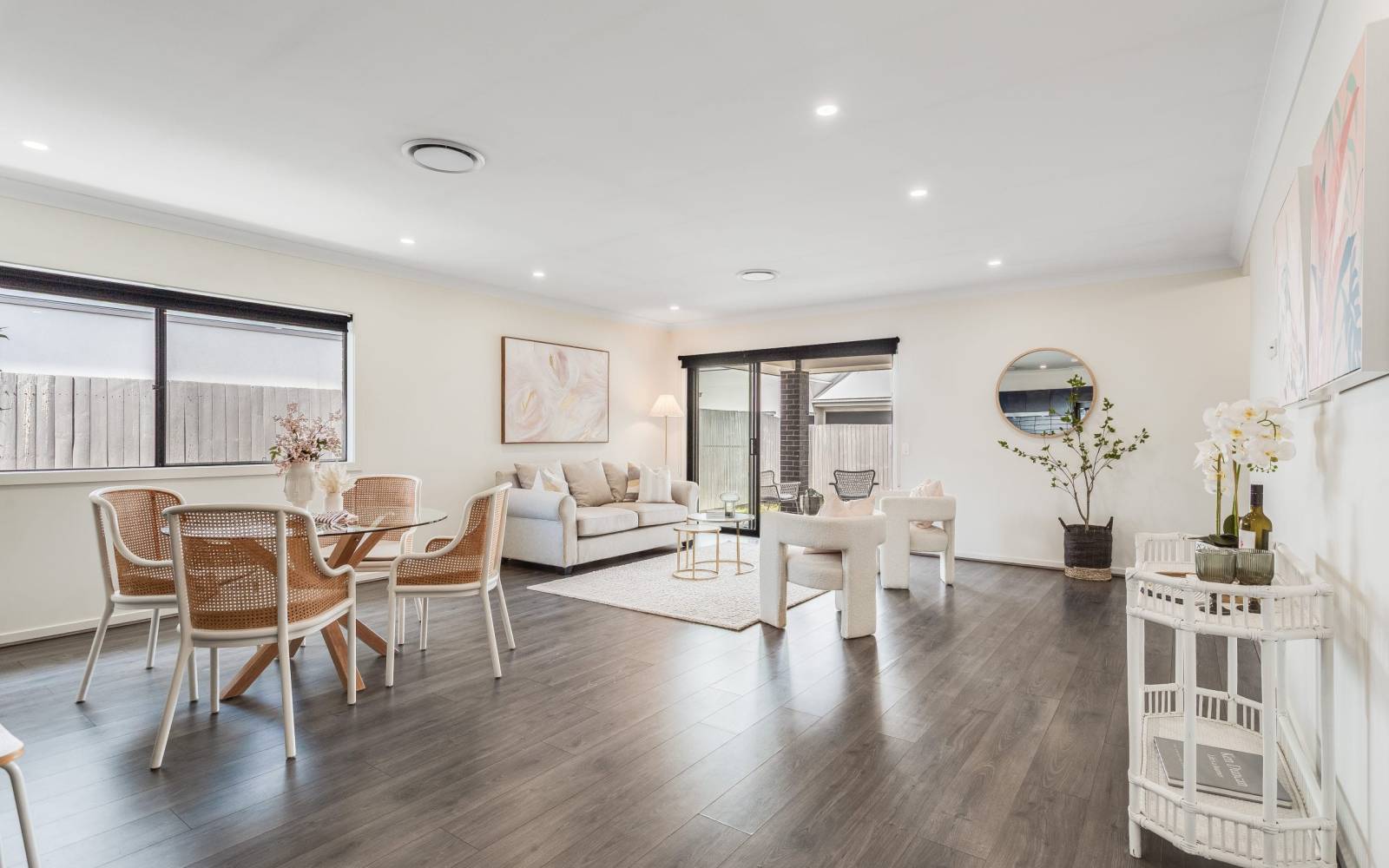 5 Leaf Street, GREENBANK, QLD 4124 AUS