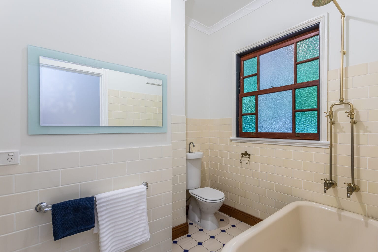 86 Arthur Terrace, RED HILL, QLD 4059 AUS