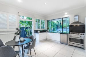 86 Arthur Terrace, RED HILL, QLD 4059 AUS