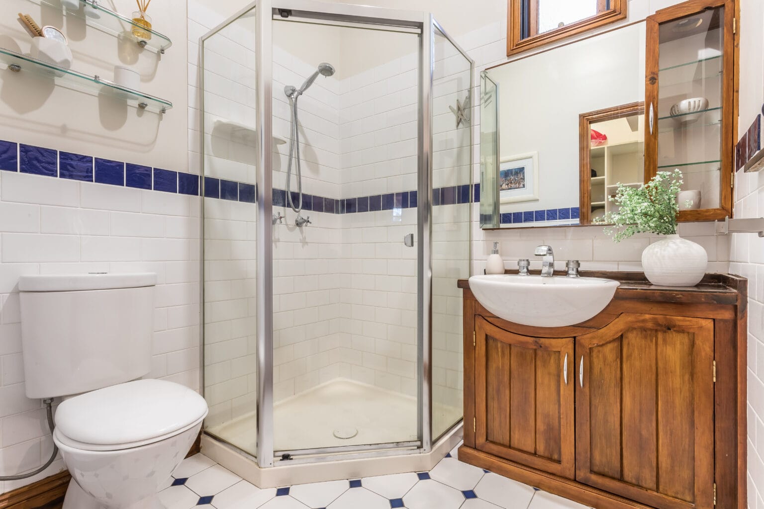 86 Arthur Terrace, RED HILL, QLD 4059 AUS