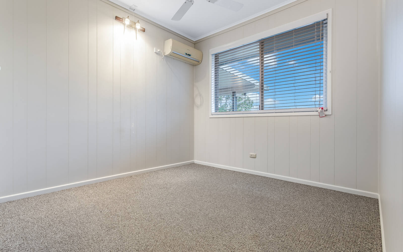 8 Ramor Street, KENMORE, QLD 4069 AUS