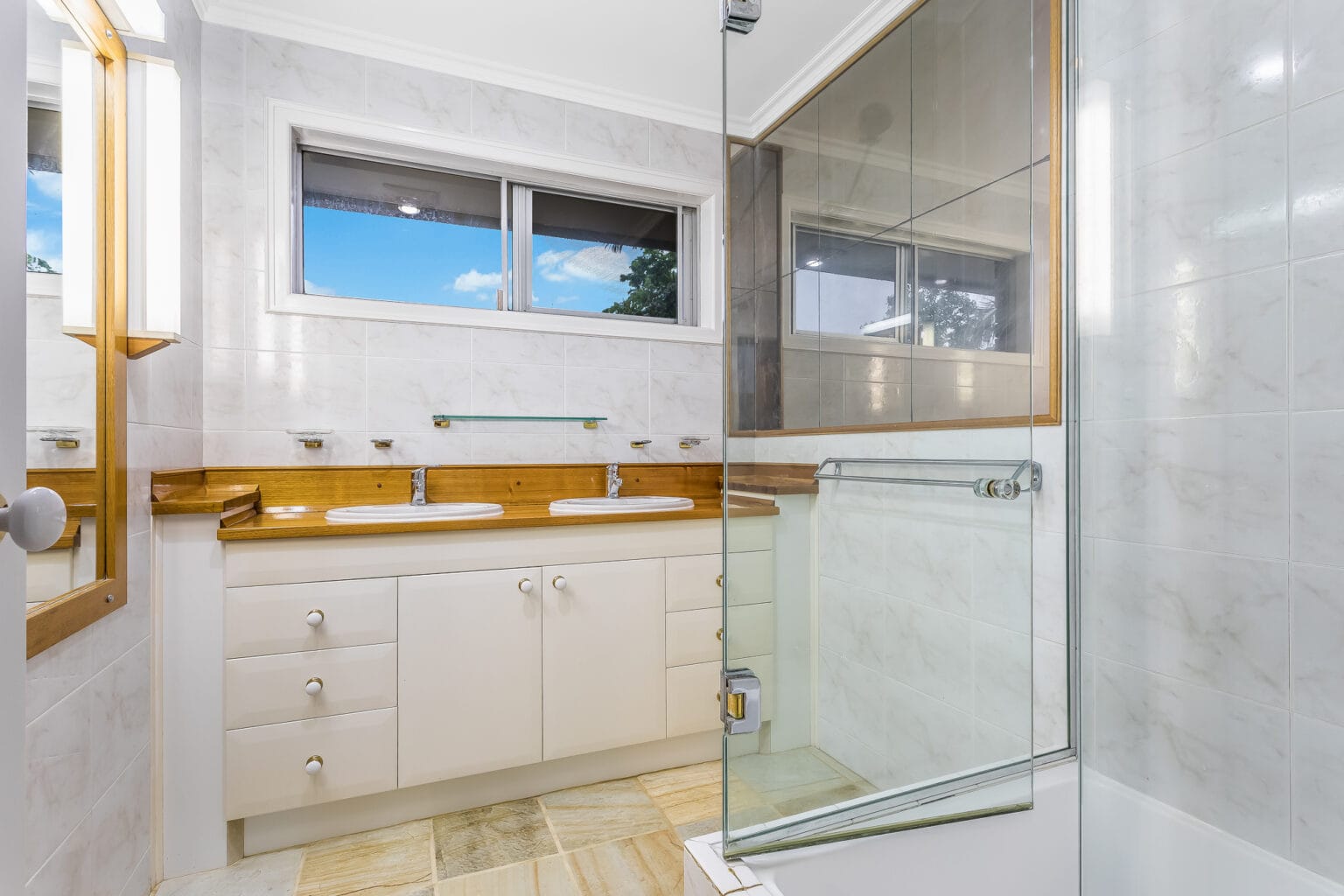 8 Ramor Street, KENMORE, QLD 4069 AUS