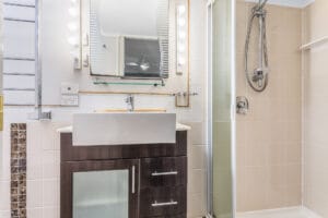 8 Ramor Street, KENMORE, QLD 4069 AUS