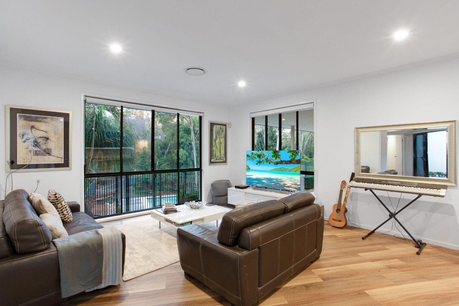 16 Ogle Place, PULLENVALE, QLD 4069 AUS