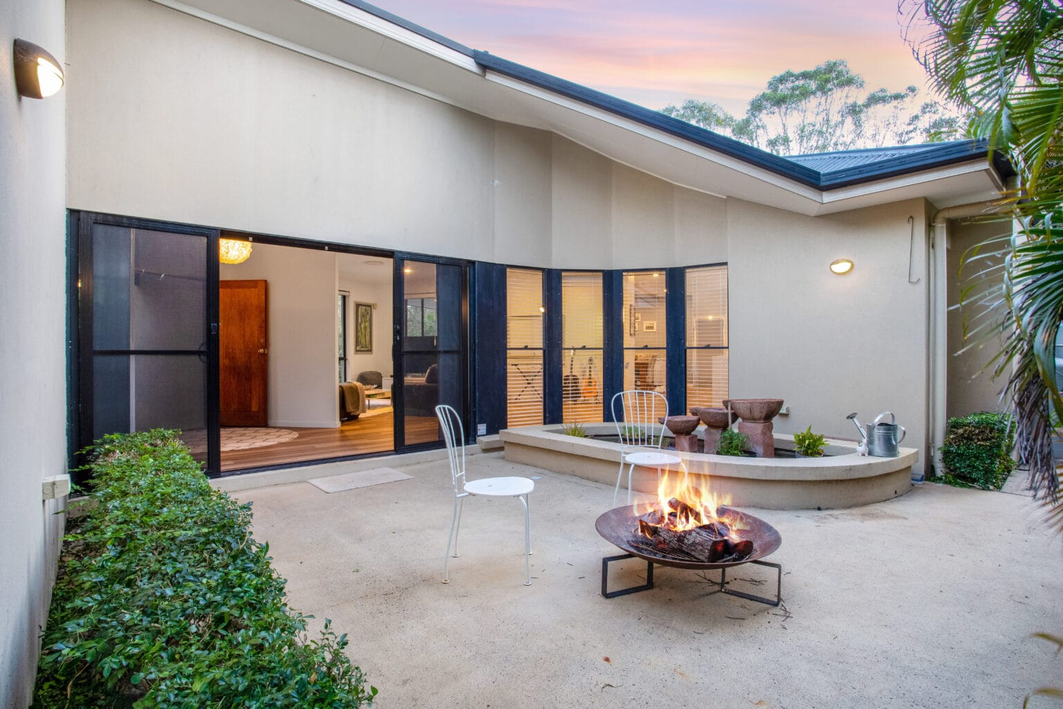 16 Ogle Place, PULLENVALE, QLD 4069 AUS