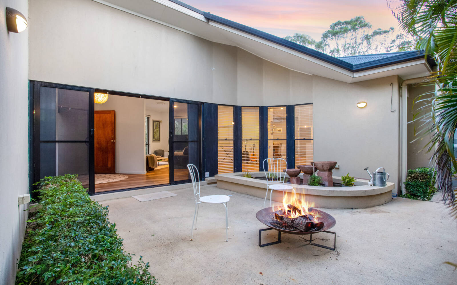 16 Ogle Place, PULLENVALE, QLD 4069 AUS