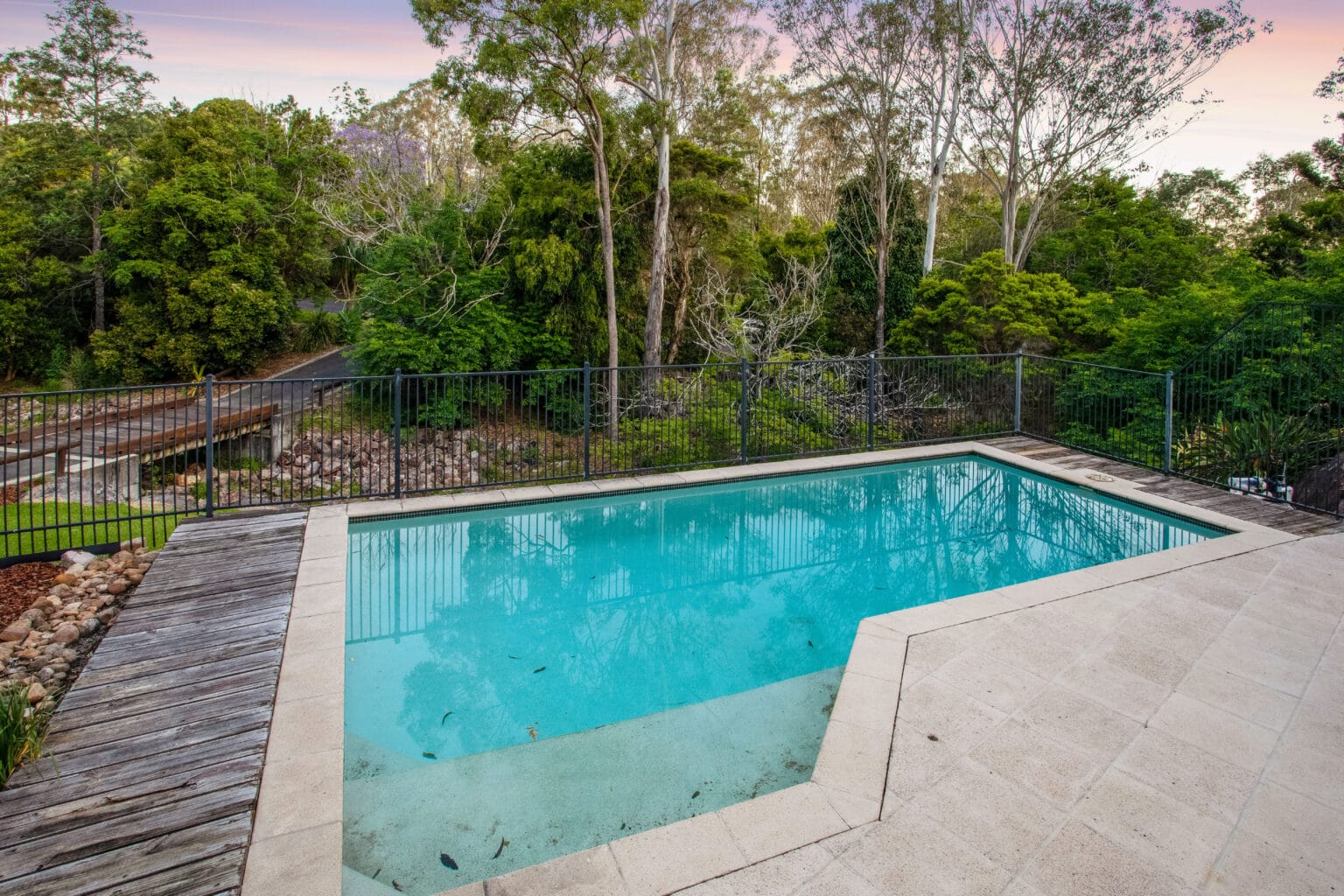 16 Ogle Place, PULLENVALE, QLD 4069 AUS