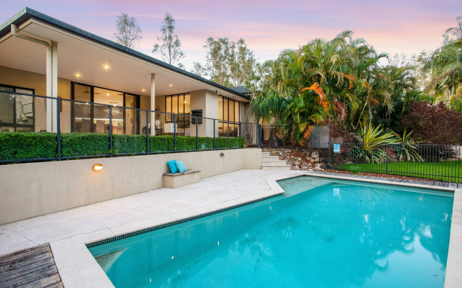 16 Ogle Place, PULLENVALE, QLD 4069 AUS