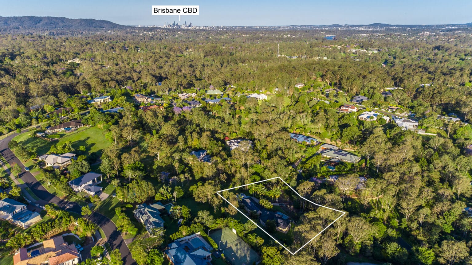 16 Ogle Place, PULLENVALE, QLD 4069 AUS