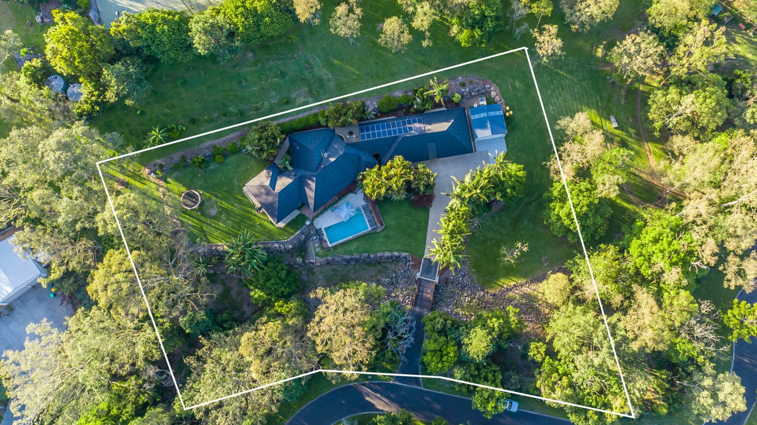 16 Ogle Place, PULLENVALE, QLD 4069 AUS
