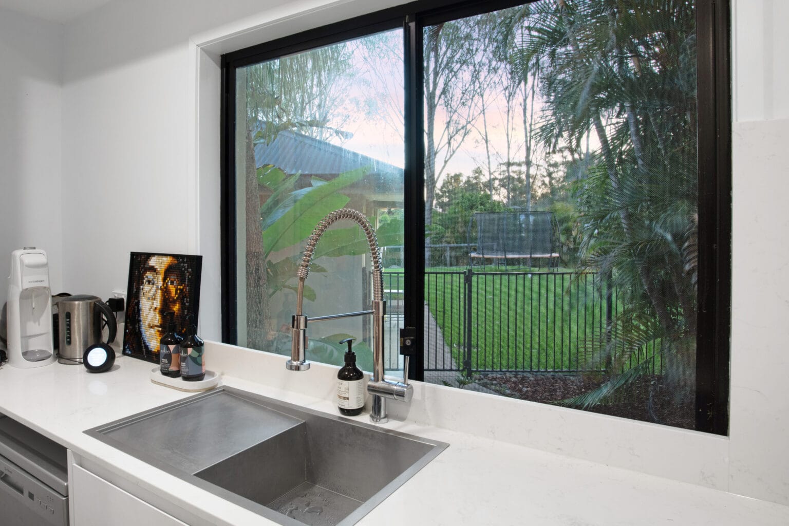 16 Ogle Place, PULLENVALE, QLD 4069 AUS