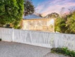24 Praed Street, RED HILL, QLD 4059 AUS