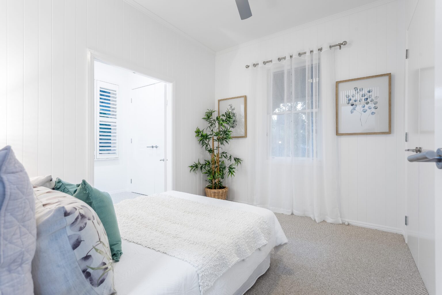 24 Praed Street, RED HILL, QLD 4059 AUS